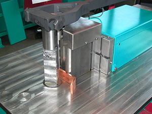 Auf CNC Biegemaschinen mit Abstützung biegen